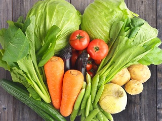 ダイエットを成功させるなら栄養バランスのよい野菜中心の食生活に切り替える